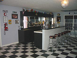 Lisa's Bar House