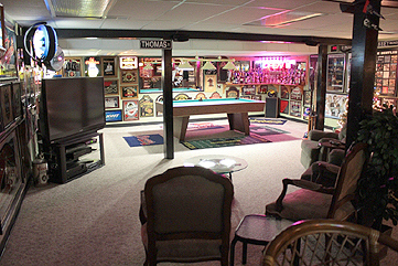 Thomas Kelly's Basement Bar