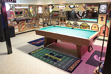 Thomas Kelly's Basement Bar